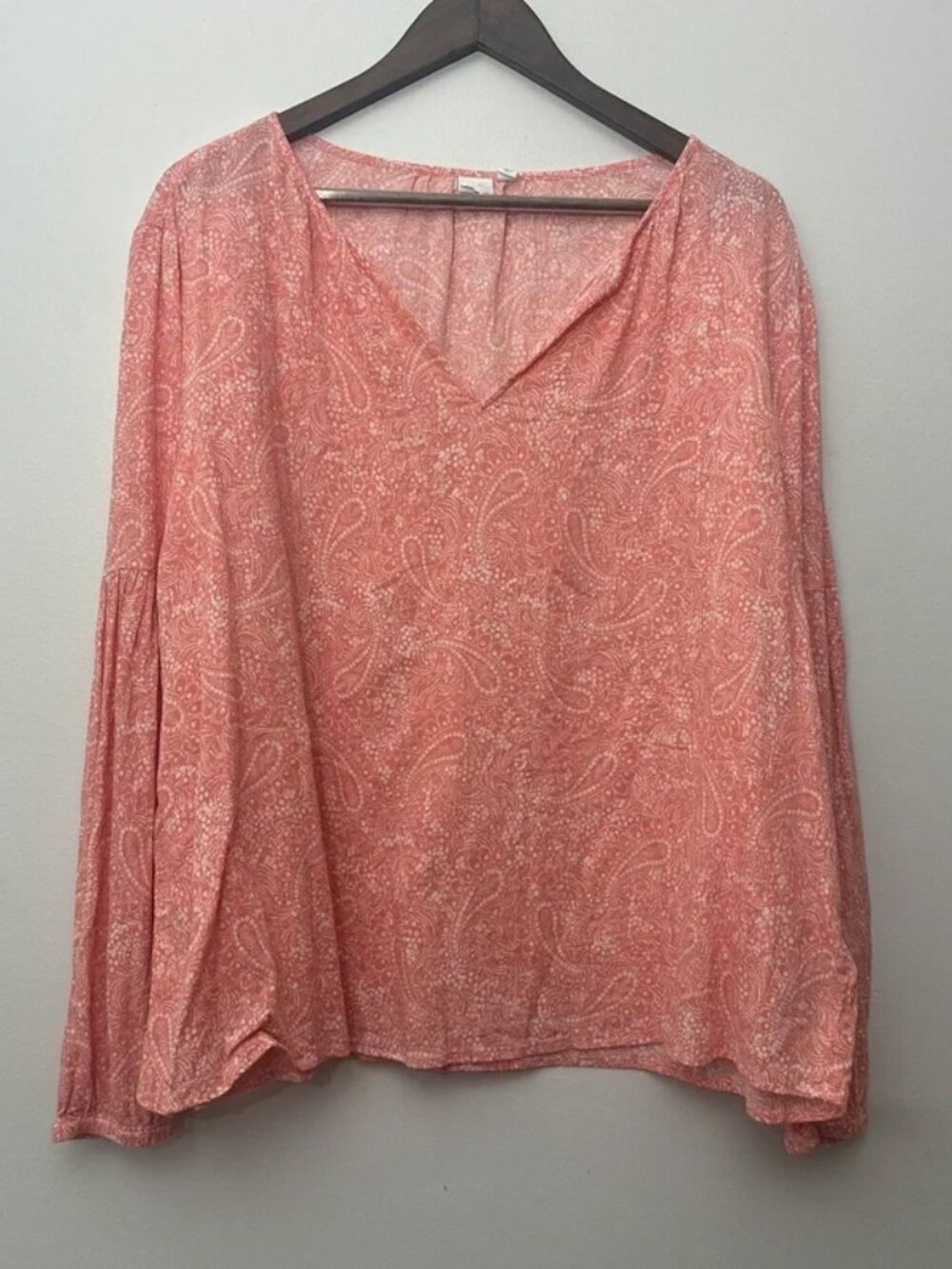 Gap Women’s XXL Coral Pink Paisley Long Sleeve V-Neck Blouse